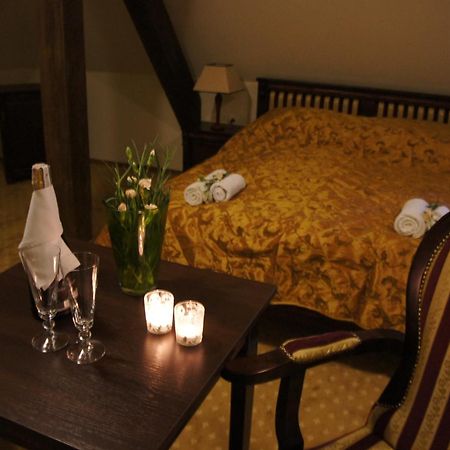 Dworska Elektrownia Hotel Kędzierzyn-Koźle Quarto foto