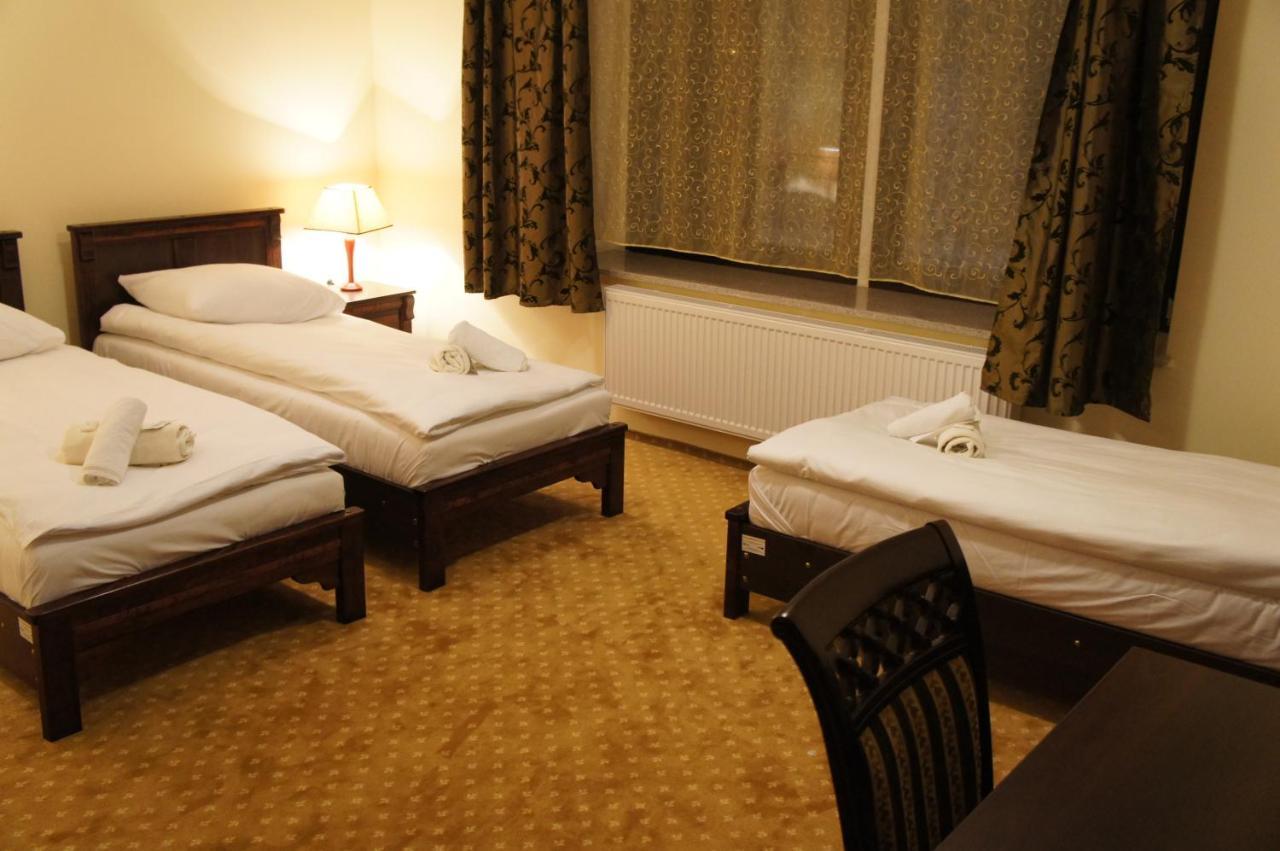 Dworska Elektrownia Hotel Kędzierzyn-Koźle Quarto foto