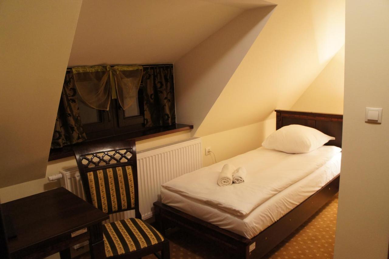 Dworska Elektrownia Hotel Kędzierzyn-Koźle Exterior foto